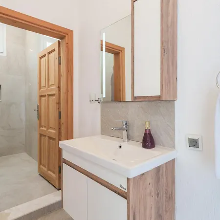 Luxury With Pool And Sauna In Ferienhaus *