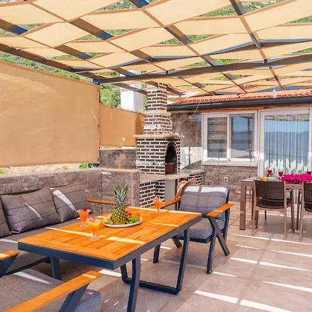 Luxury With Pool And Sauna In Ferienhaus *