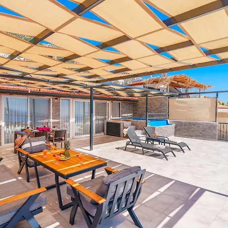Luxury With Pool And Sauna In Ferienhaus Kalkan